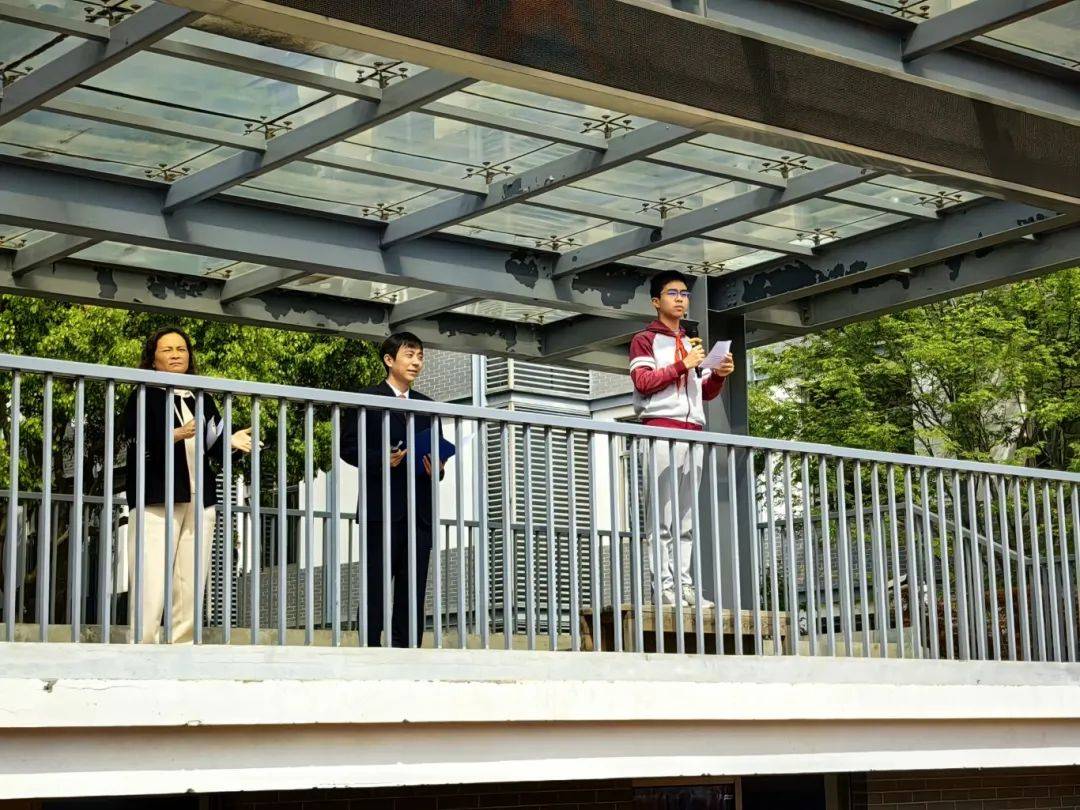 青浦东方中学开展415全民国家安全教育日宣传进校园活动