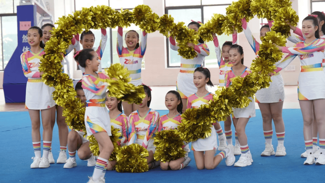 云安中学在2024年云浮市健美操啦啦操锦标赛中喜获佳绩