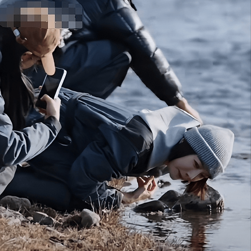 秦岚体验了萧亚轩的快乐凭熟女魅力把内娱小鲜肉撩了个遍