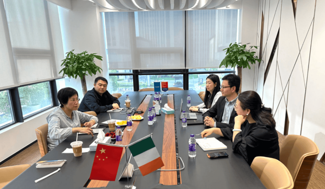 中国香化协会颜江瑛理事长赴凯爱瑞公司走访调研