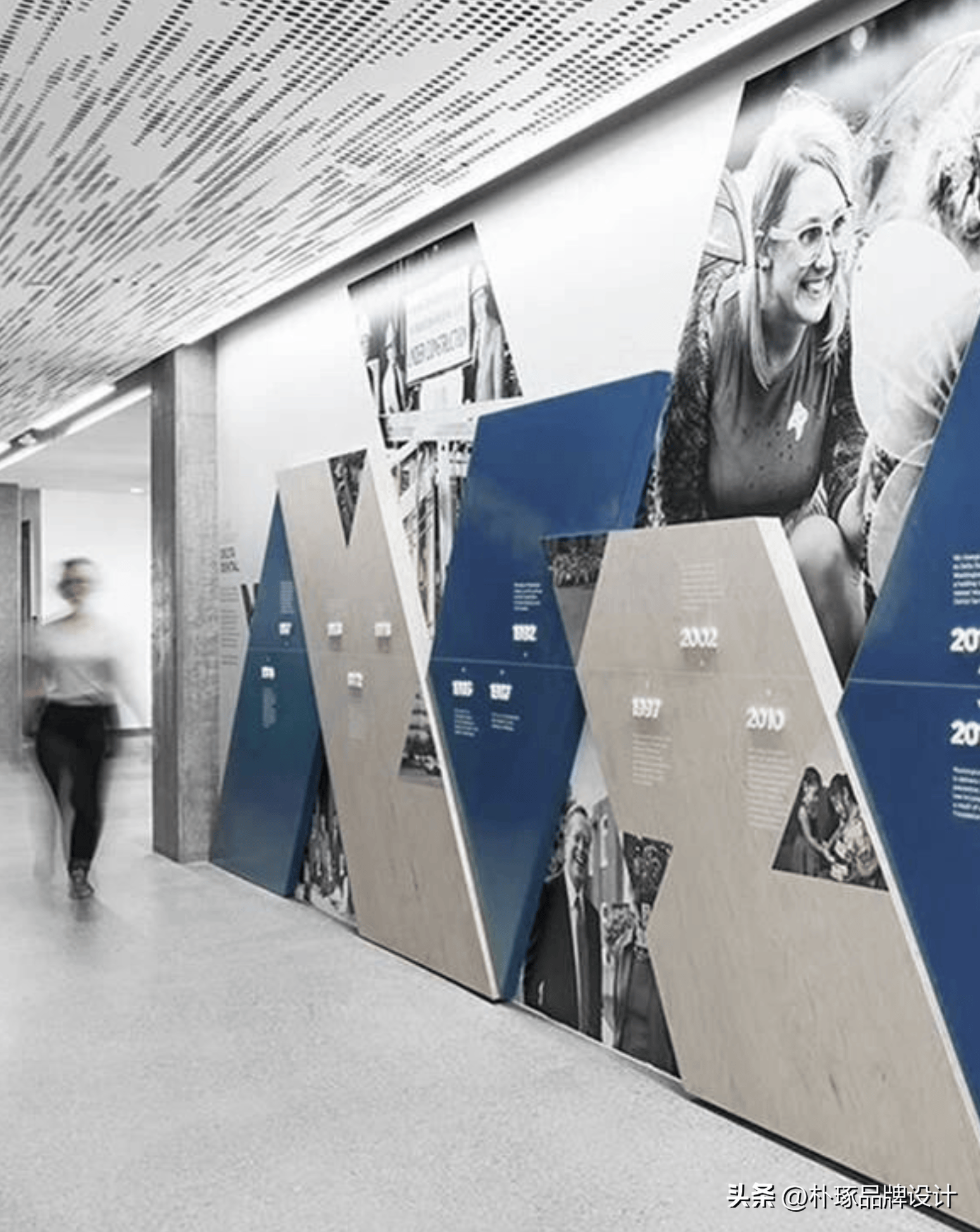 摆设?全球视野logo墙创意