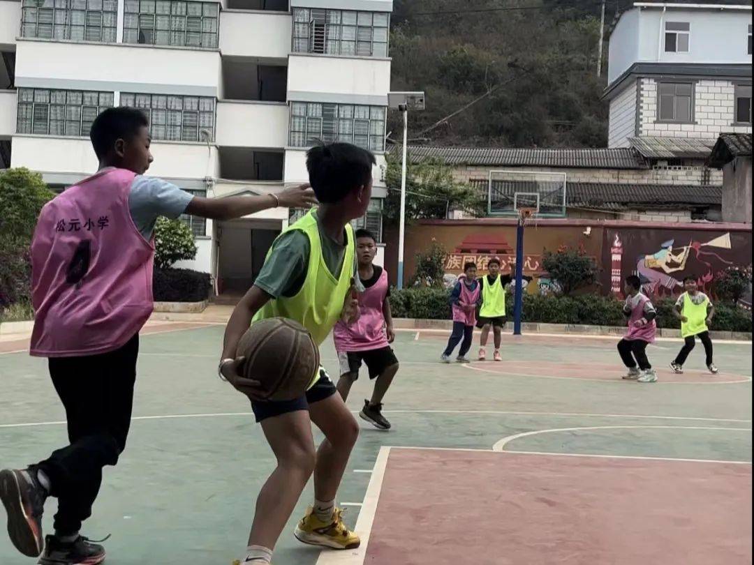 追球卓越超越自我记松元小学首届球类运动会