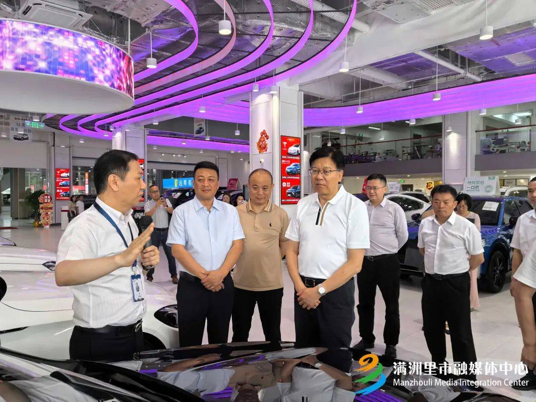 在广西,重点考察了东兴边民互市贸易区,详细了解了互贸落地加工,边民