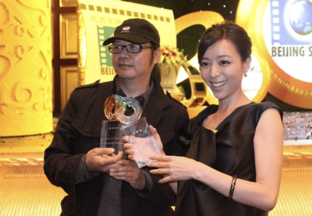 44岁张静初退圈了姐不玩了