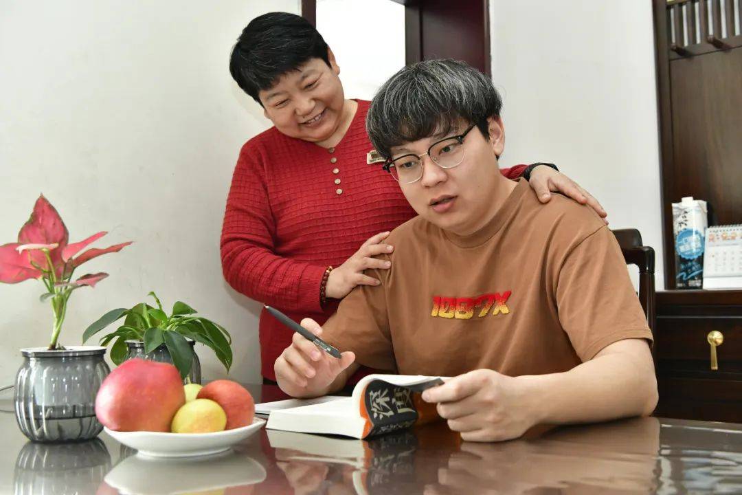 通州有两人_王洪和_母亲_王宇鹏