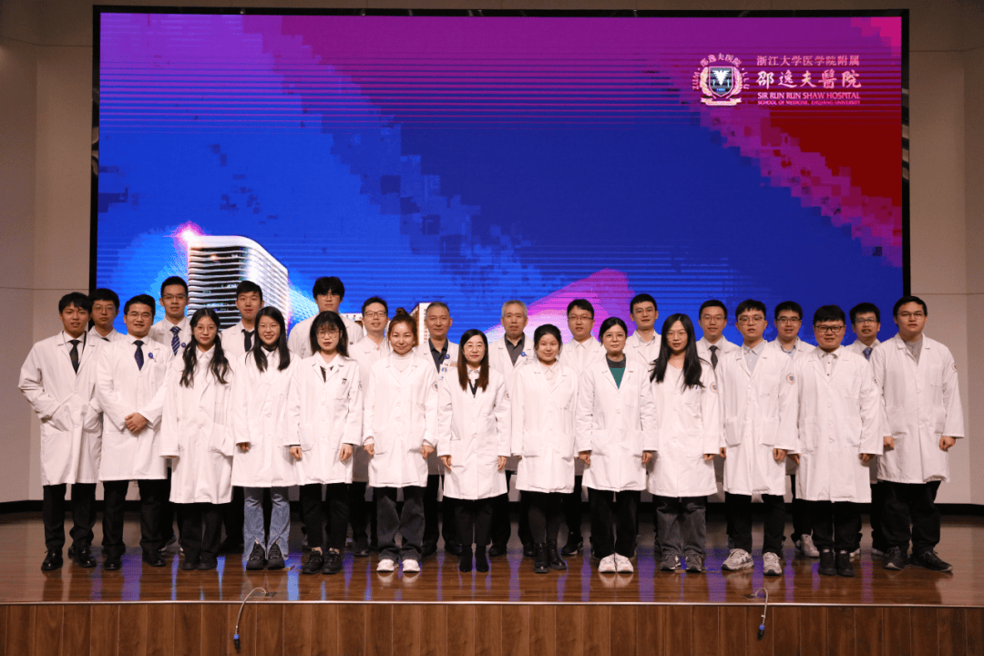 范顺武团队合影于顾辰辉而言,范老师挂在嘴边的那句"独行快,众行远"不