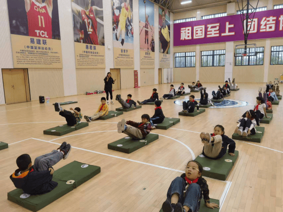 教学视导重知行学科研修助成长记金陵小学迎区教师发展