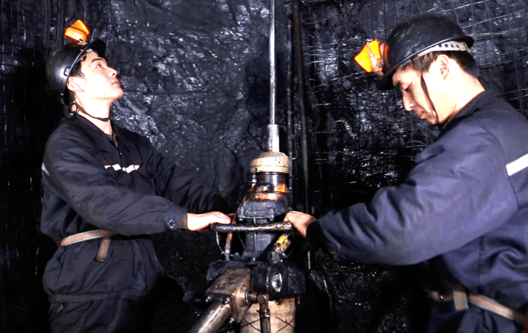 王庄煤矿:做好"顶板管理"大文章 收获"安全效益"双成果_控制_质量_生