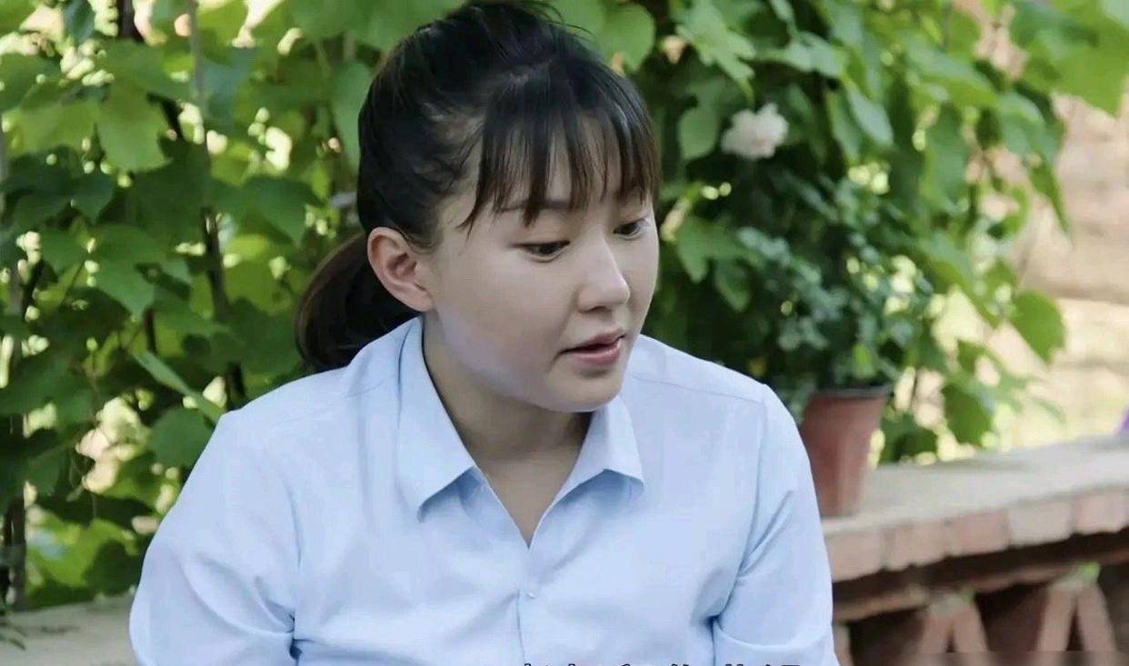 里的李秋歌搬入豪宅,网友表示再也不相信明星哭穷了_金玫玫_直播_戏份