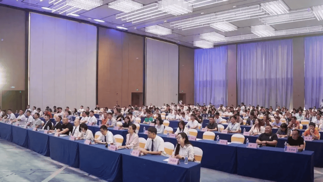 星耀2024圣堡龙陶瓷第八届品牌大会圆满举行