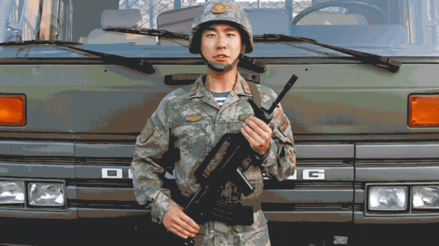 超燃海军节 | 看汽车兵用特别的方式送祝福