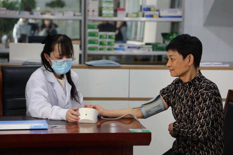 陕西榆林榆阳区:养老不离村 托起老年人"稳稳的幸福"