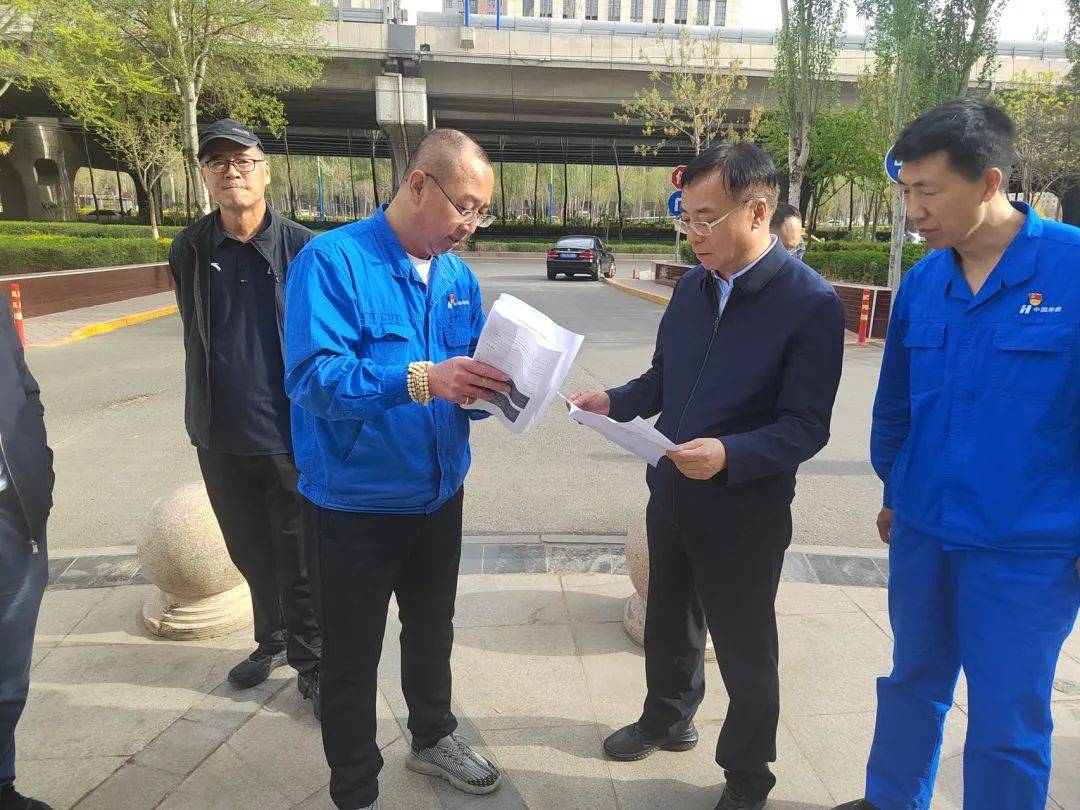 于新芳在呼和浩特市调研“温暖工程”推进情况_改造_城乡建设厅_群众