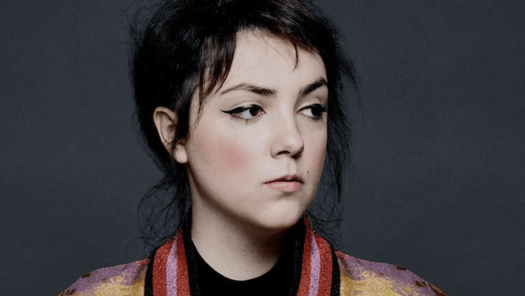 法国女歌手收到了20万条恶评,遭受多年死亡和