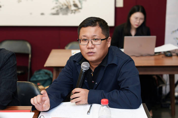 北京画院美术馆馆长薛良发言恭王府博物馆副研究员周望发言艺术中国主编
