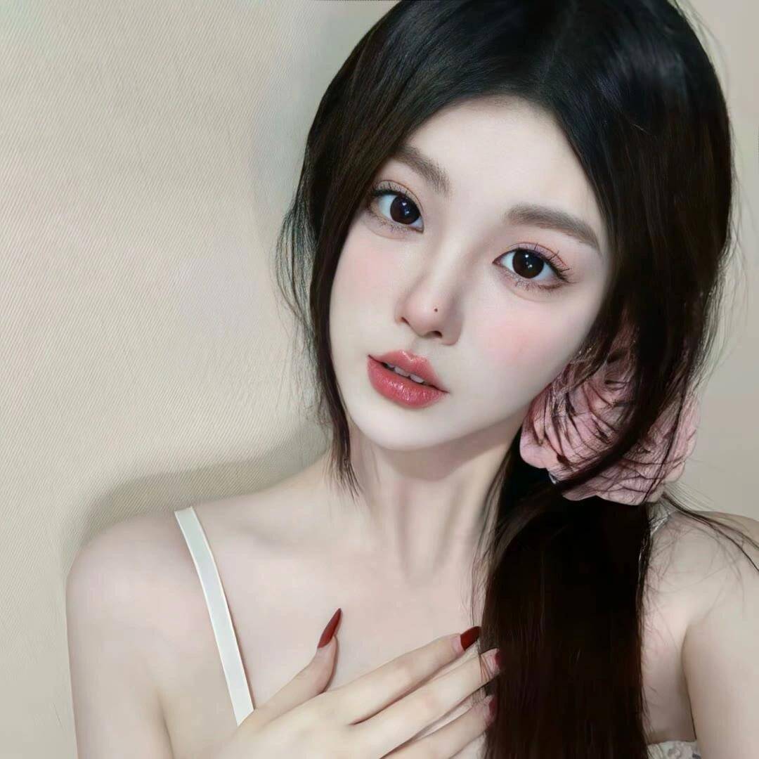 在朋友的推荐下,我找到了导游欣欣,微信号18650104565(手机同号).