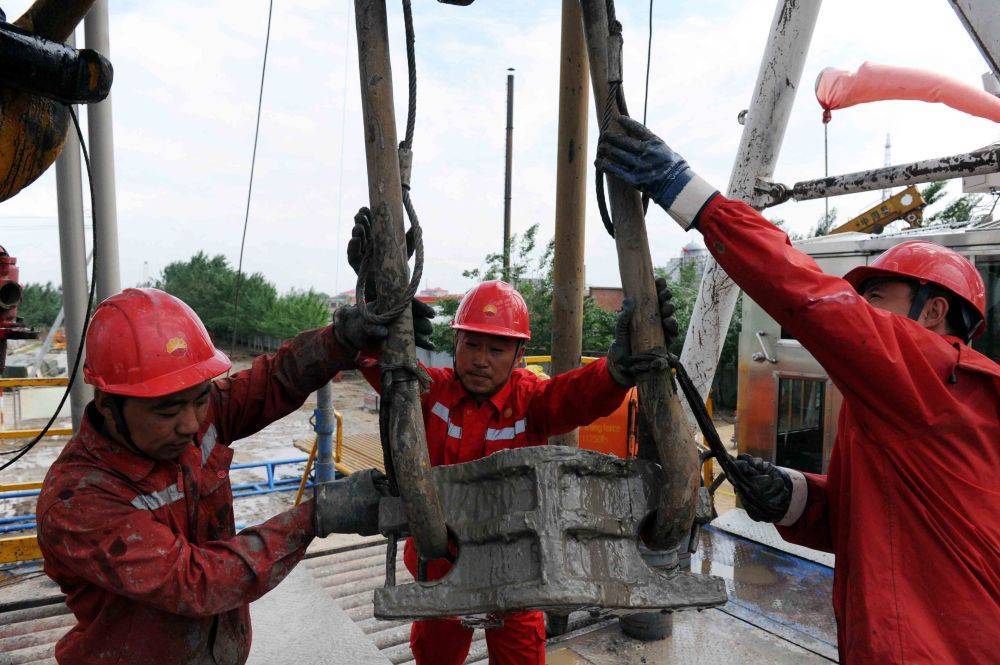 大庆精神:一甲子的回望_石油工业部_王进喜_钻井