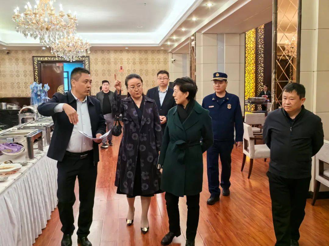 李雅林带队对格尔木市燃气领域消防安全开展督导检查,副市长胡红梅,市