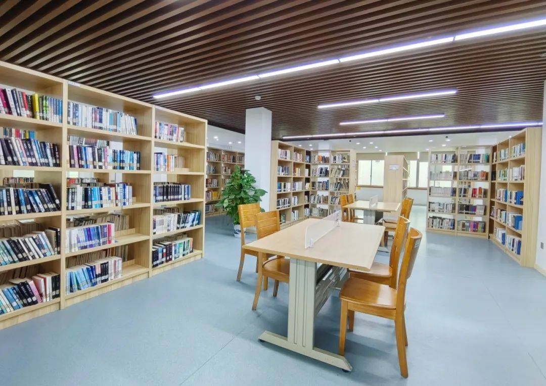 全年面向雷锋图书馆总馆及分馆所有读者,征集好书推荐和美文朗诵视频