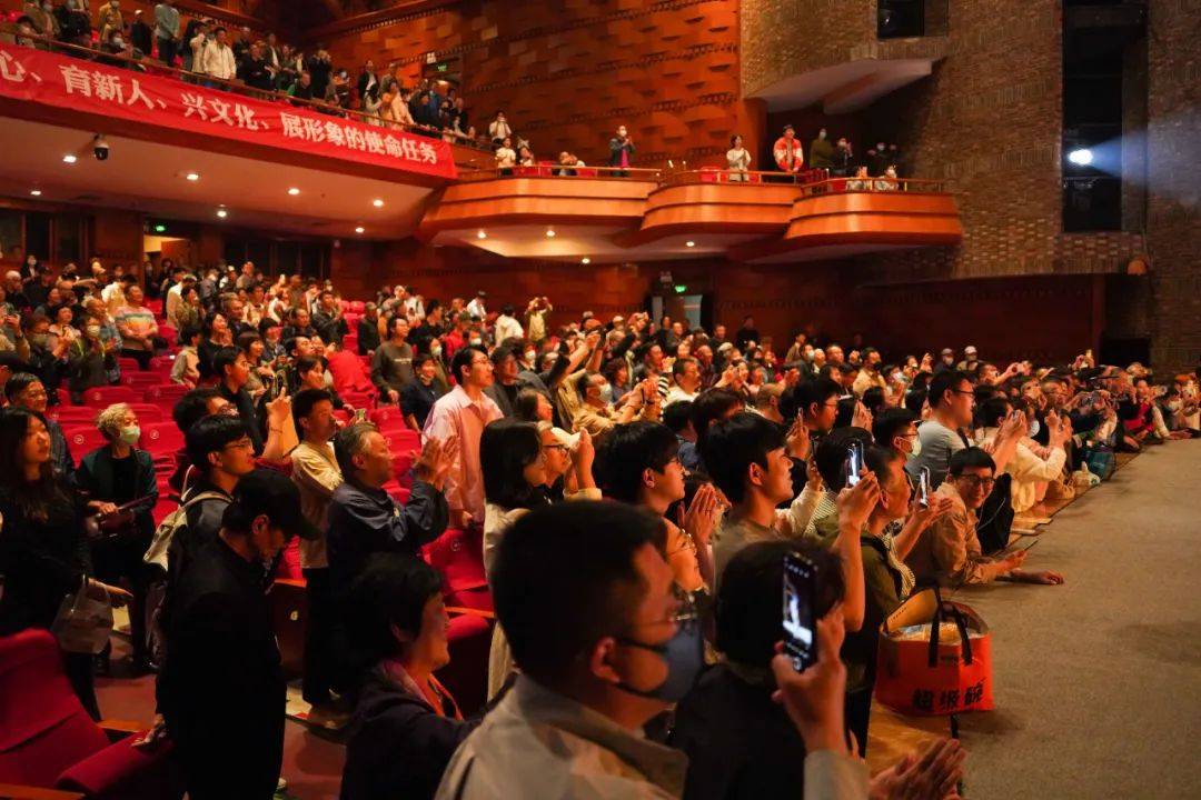 演出现场天津站演出的圆满成功,为"纪梅"全国巡演打造了良好开局,展现