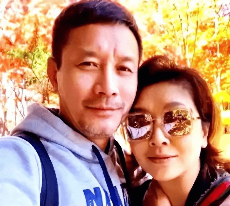 本以为这8位男演员还是单身,其实都已结婚多年,妻子都是明星