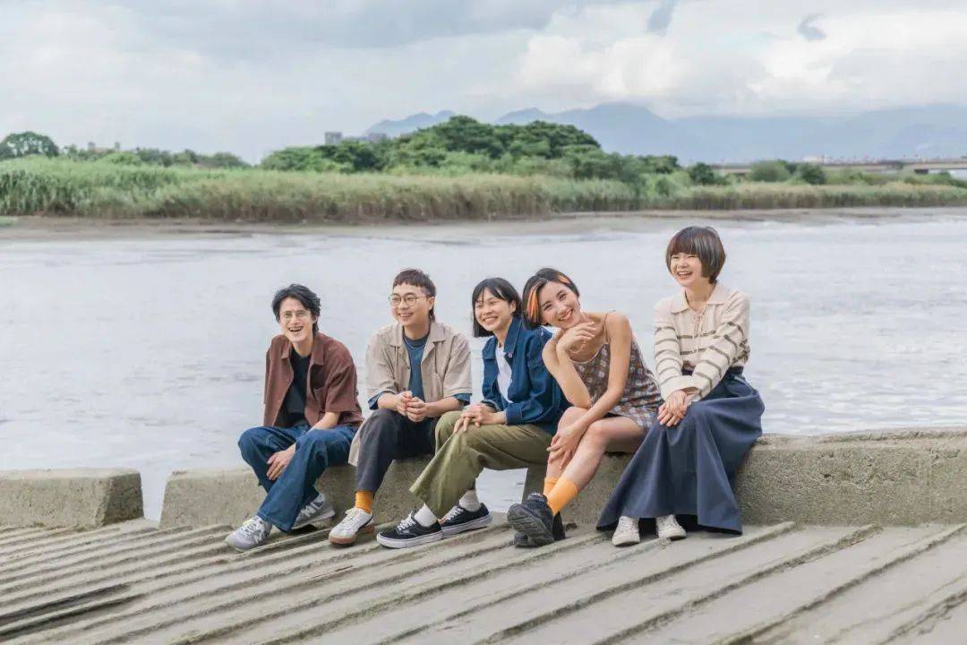 滚石撞乐队 “怕胖团”“闪闪闪闪”夯团联动 热卖中！