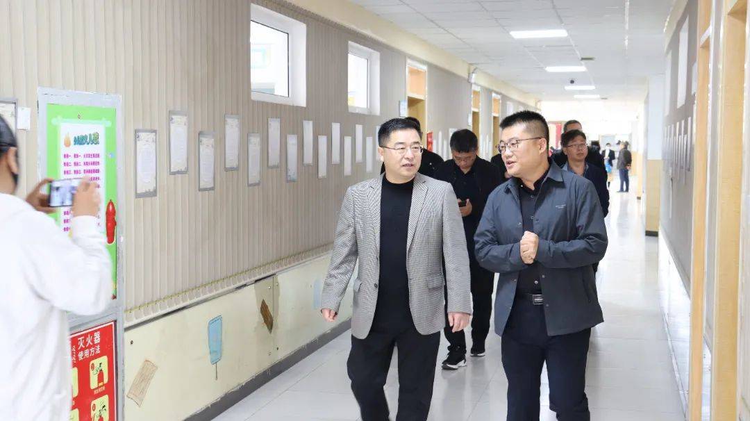 交流促成长 共筑教育梦 ——香河县校长团队莅临我校参观交流