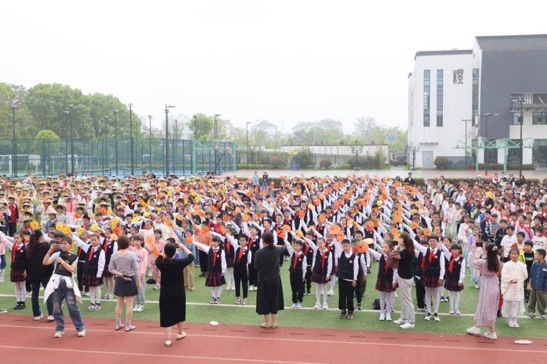 荥阳鹿鸣小学图片