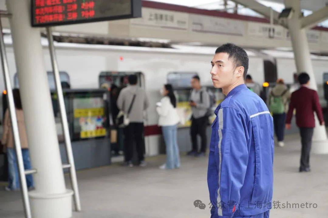 f1背后的出行保障英雄:11号线圆满完成赛事期间服务运送任务