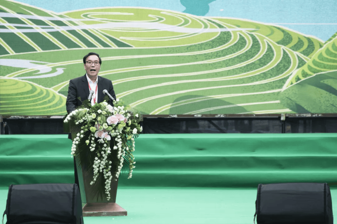 【关注】现场签约3.5亿,发布新版标准,利川用一杯红茶开门待世界