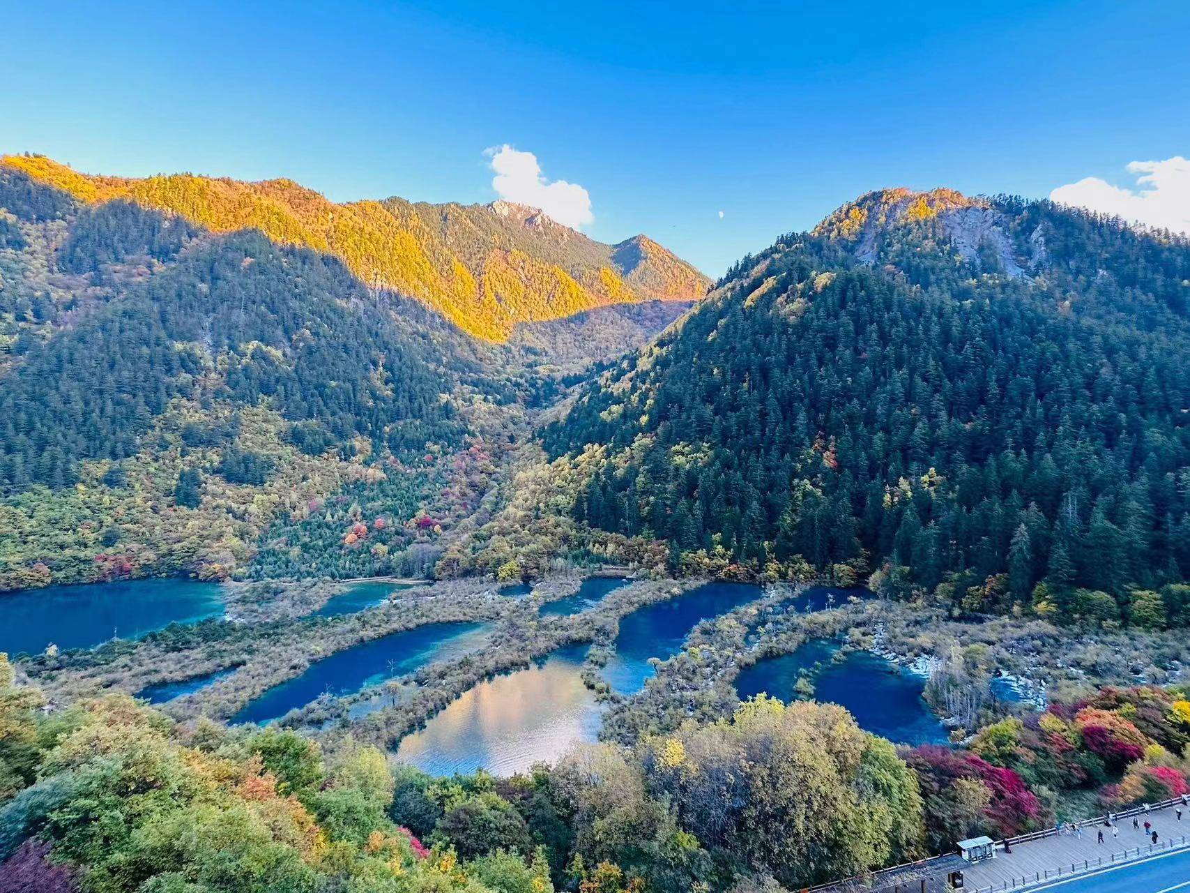四川黄龙旅游景点大门 ,轻松玩转