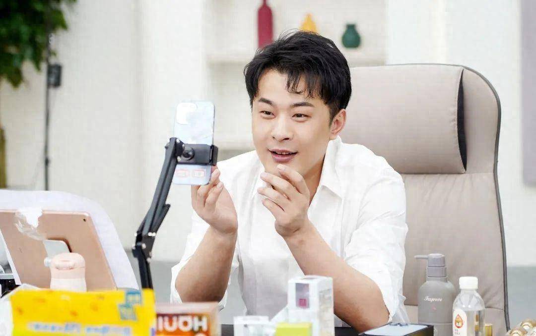 辛选旗下主播将无限期停播,辛巴称要到证监会举报快手,告到平台没有