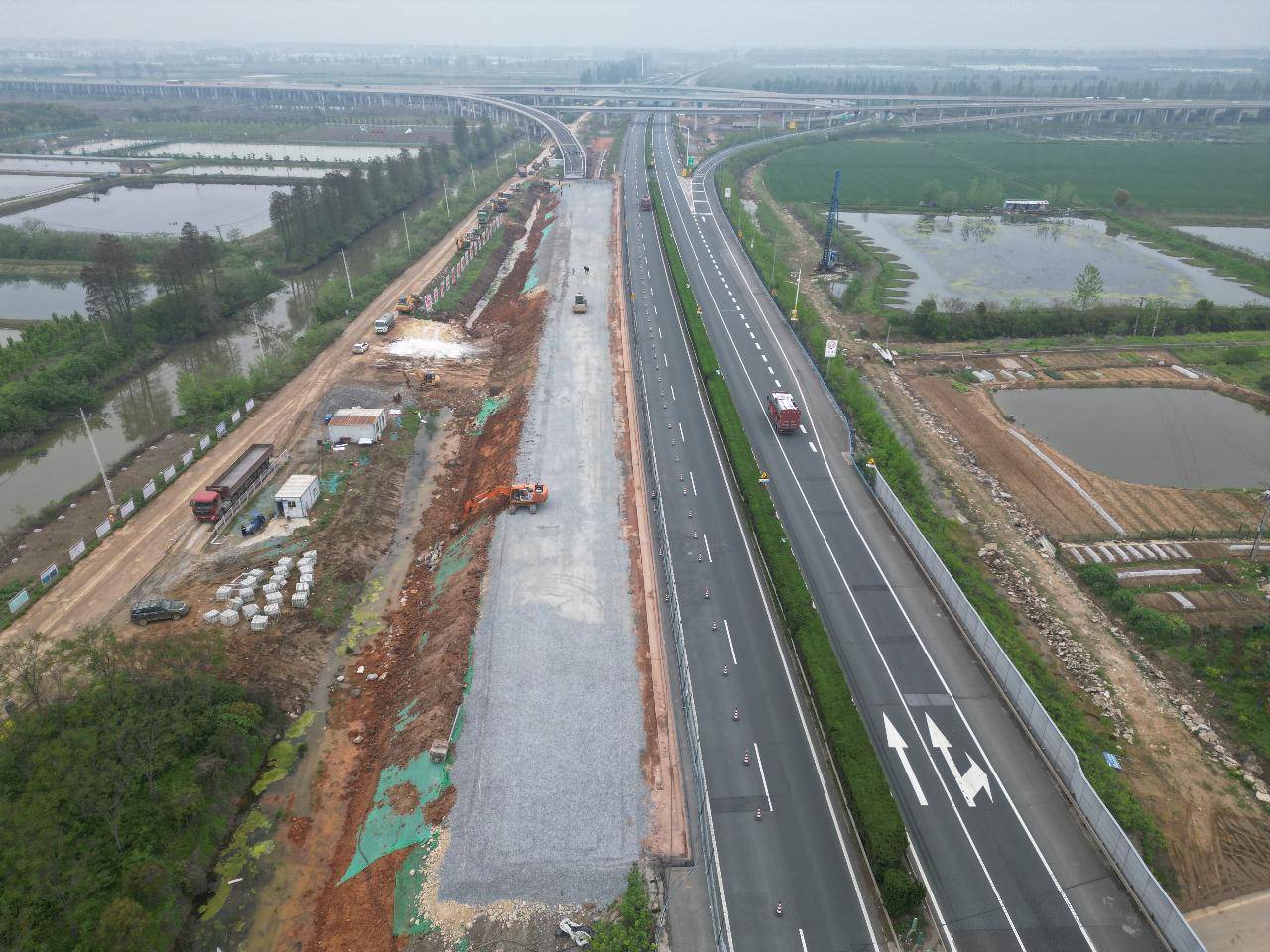 京港澳改扩建工程5标灯塔枢纽互通施工取得阶段性进展_高速公路_武汉