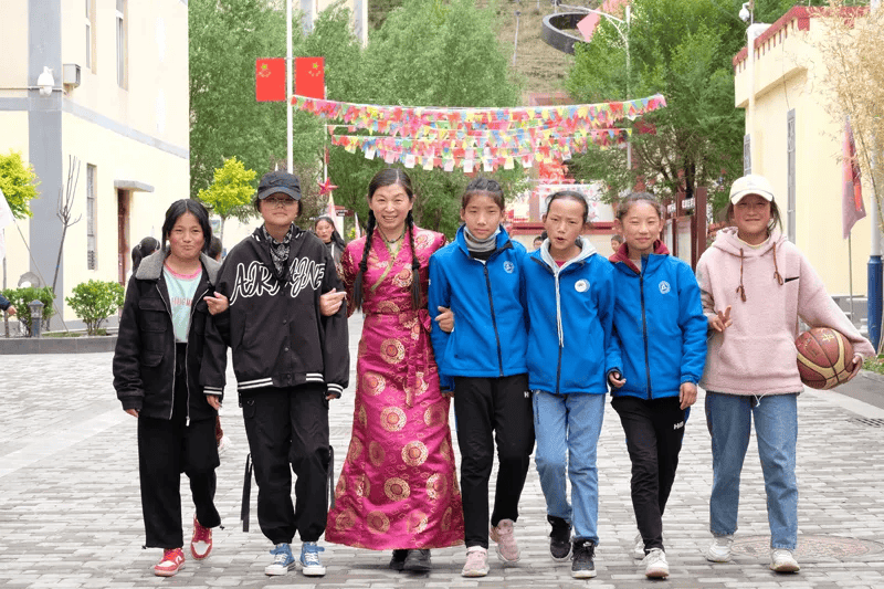 遇见你是最好的礼物 | 新时代"中国好人"故事_刘斯_工作_左贡县