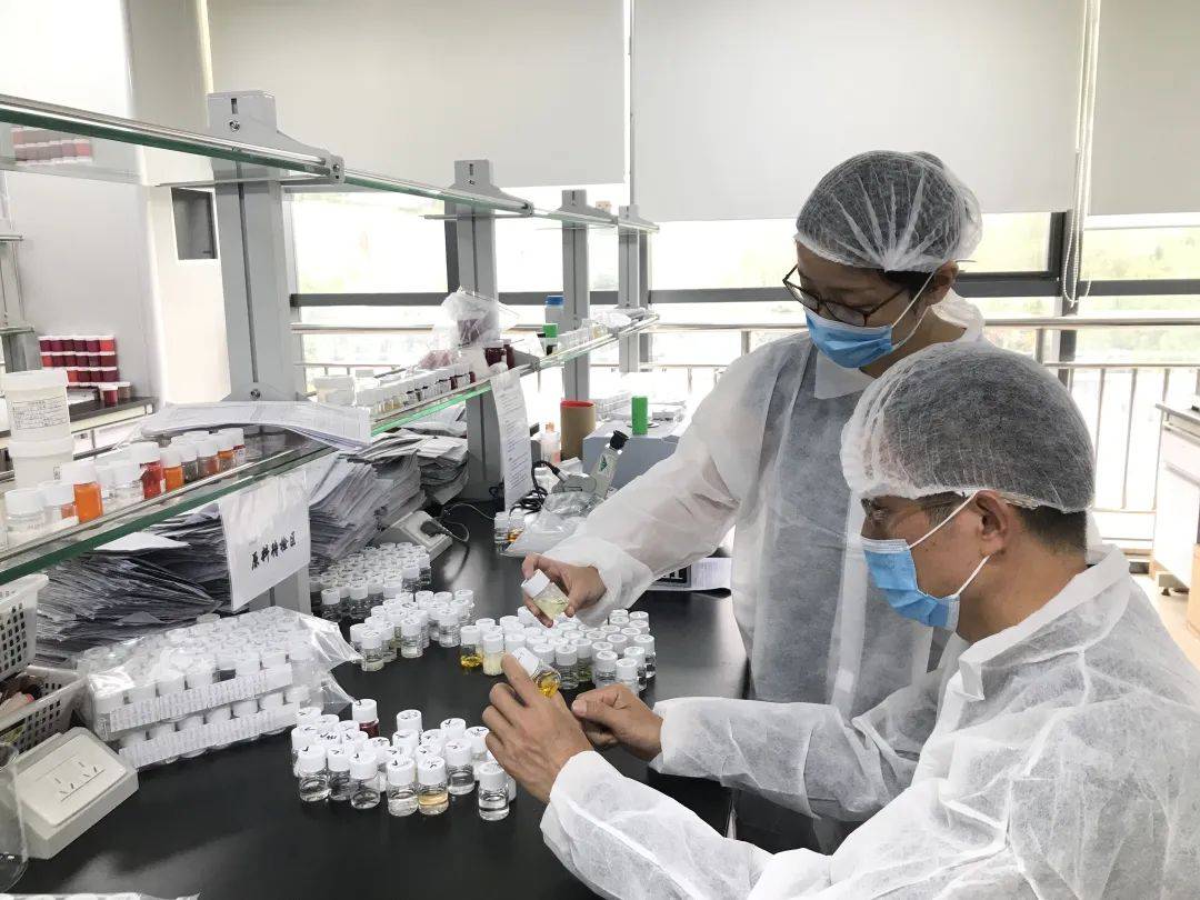 四年來，我逢人就推抗老面霜，1小時售空10000瓶，吊打千元大牌！