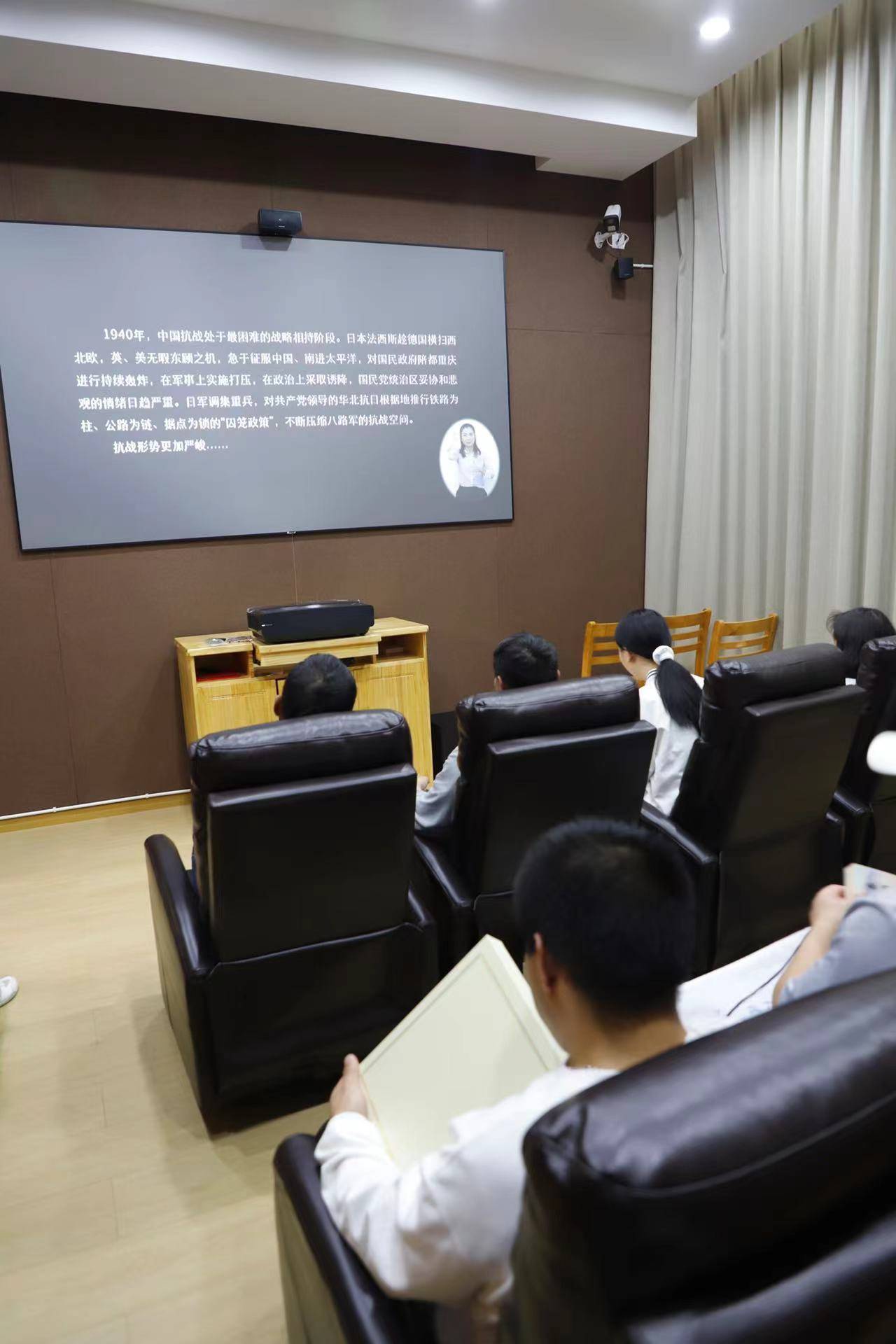 大理州残联宣传与教育科科长史成芳介绍,大理州图书馆视障阅览室于