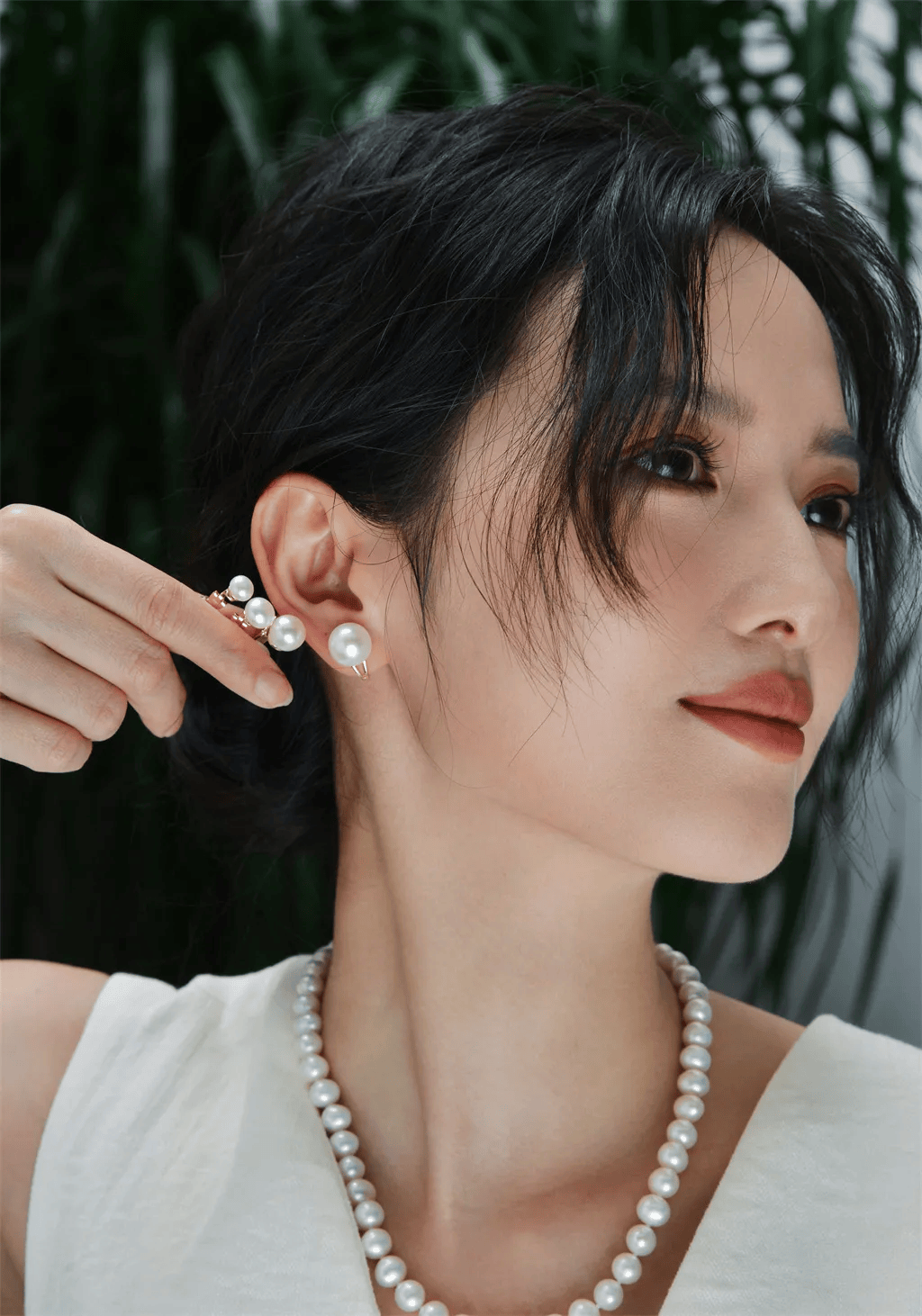 虽然市面上的耳夹让人眼花缭乱,但是好戴的,款式经典的,能反复戴的还