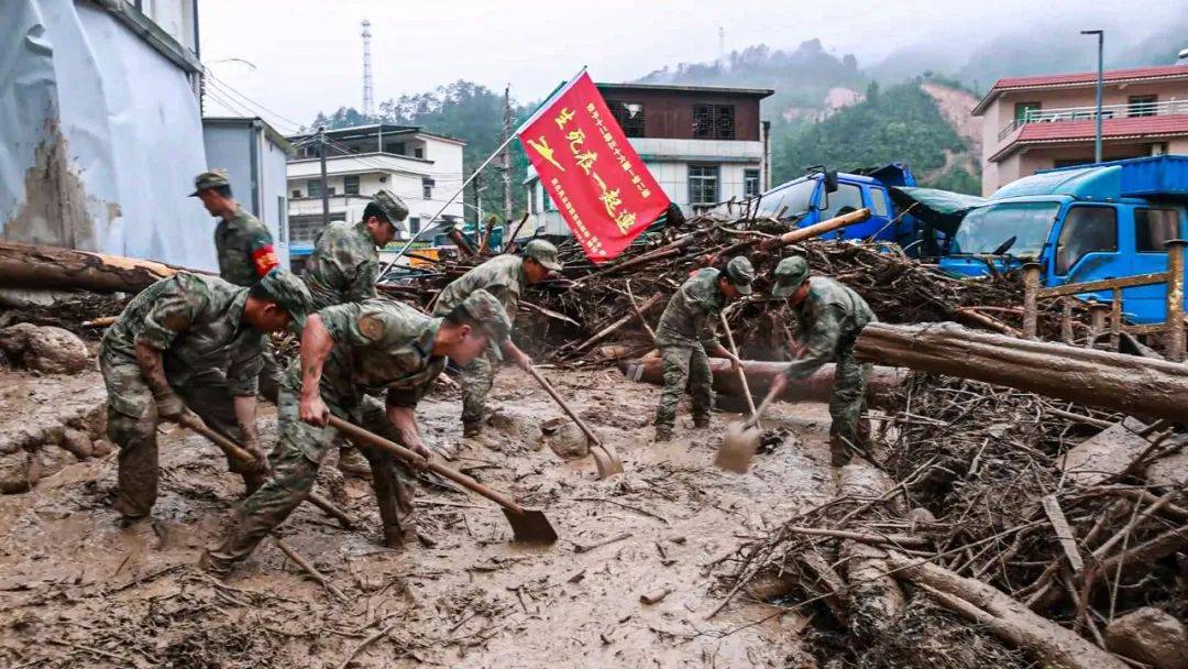 人民子弟兵抗击图片