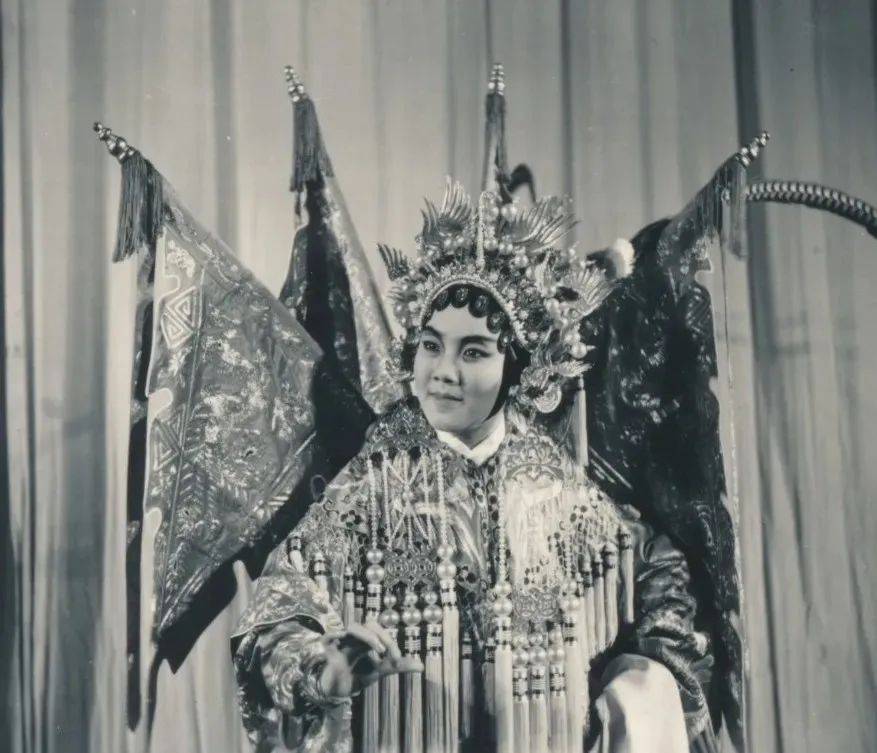 【中国越剧】著名表演艺术家吕瑞英获第32届上海白玉兰戏剧表演艺术奖