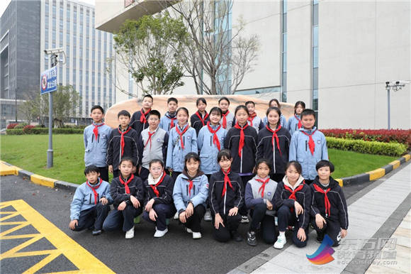 华阴小学五年级社会实践——走进上海市档案馆:探寻城市记忆 感受时代