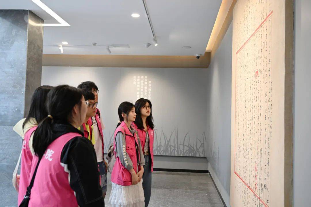 红色巴士|第一站:经济学院组织学生参观鲁迅博物馆