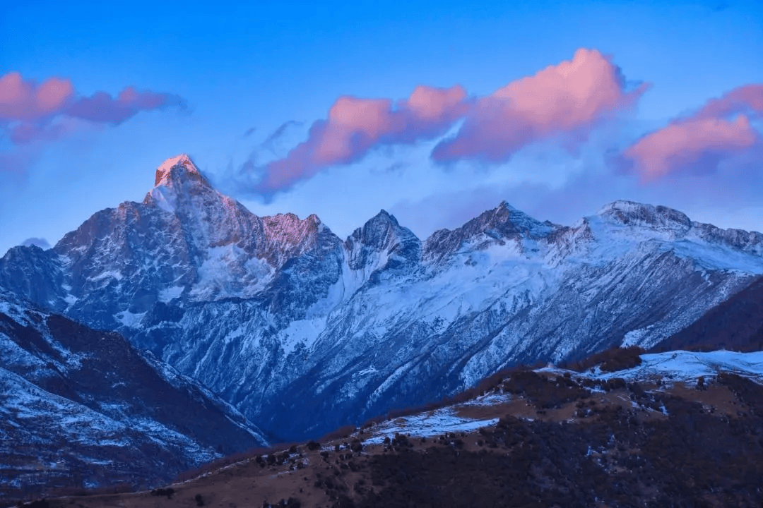 穿越山水,我们来到了小金县的四姑娘山.