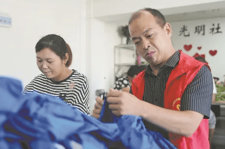 致敬残疾人劳动者丨劳动成就梦想 奋斗书写华章