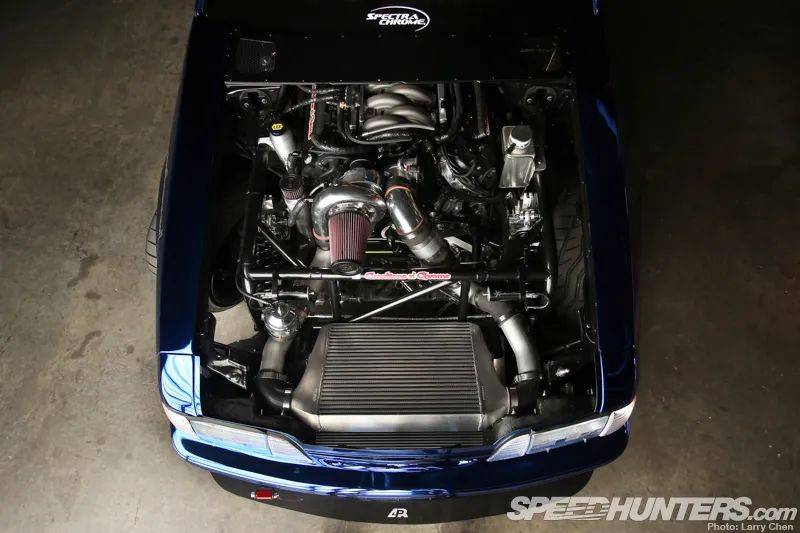 发动机更换只是开始,引擎舱中占主导地位的是一个巨大的vortech jt