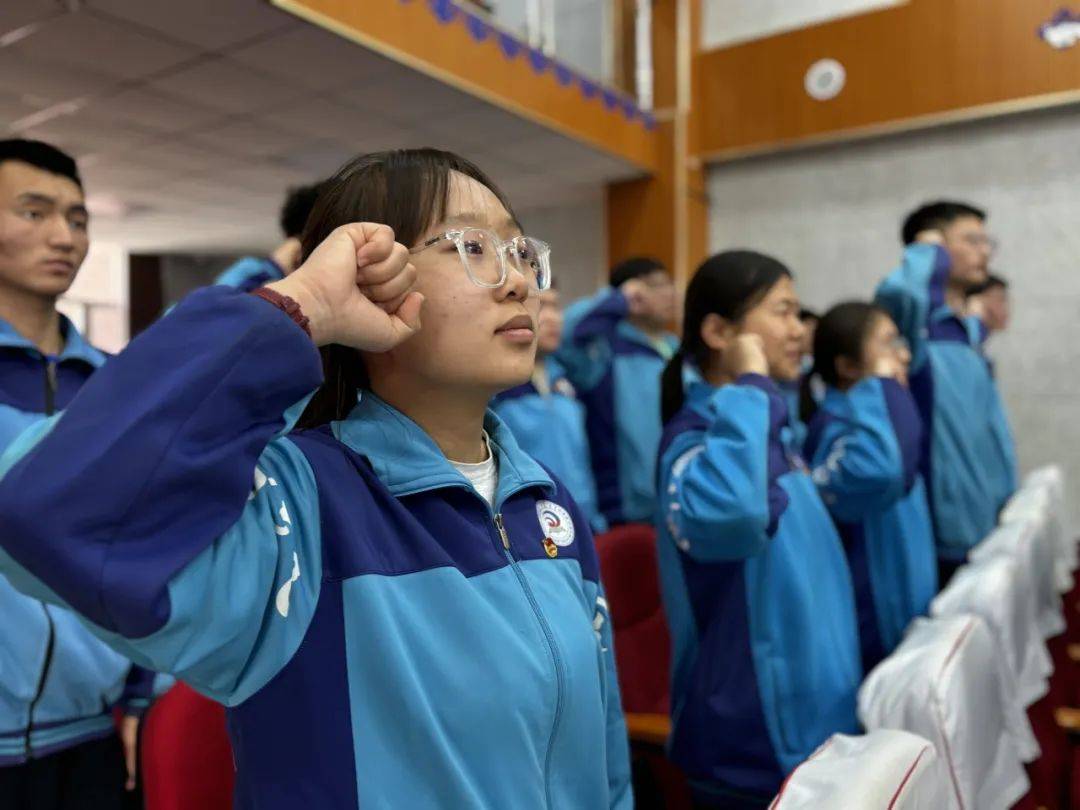 林东蒙古族中学赤峰市第六站4月29日,通辽市扎鲁特旗团委在扎鲁特旗