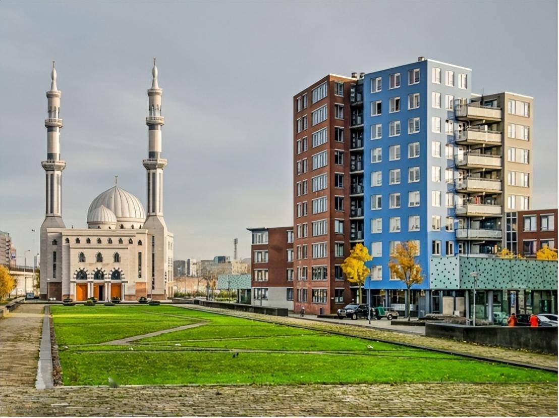 比朝鲜还封闭的国家:汽油每斤只要五毛钱,看病上学全部都免费!