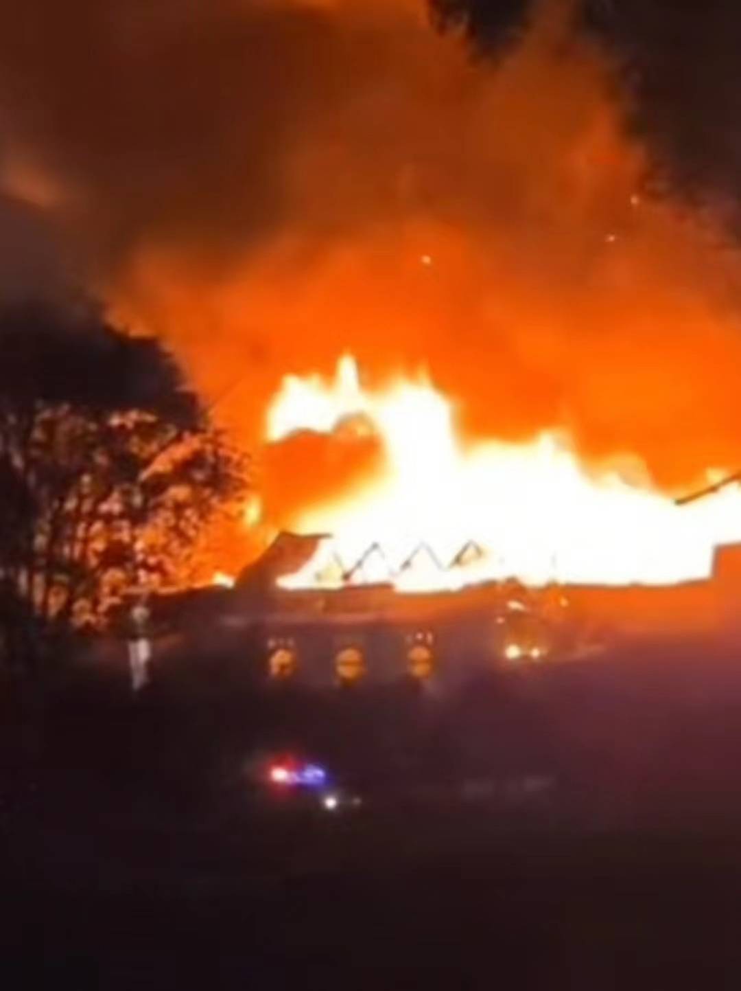 河大标志建筑被大火焚烧，河南提级调查事故原因