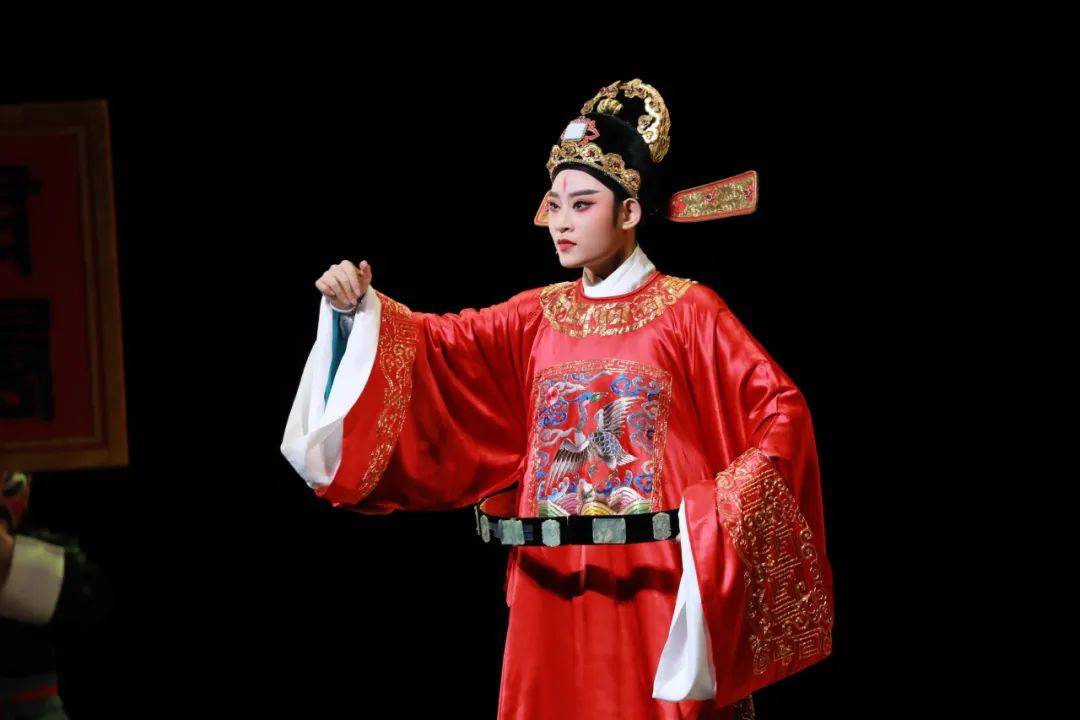 "风·范" | 纪念越剧宗师范瑞娟诞辰100周年系列演出《青衫·红袍》