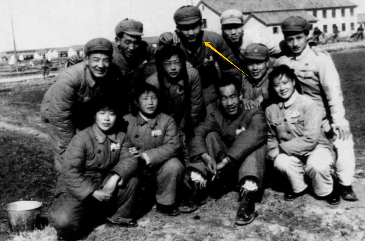 张勇手:参加抗美援朝,两立三等功,和妻子相伴68年,如今90岁了