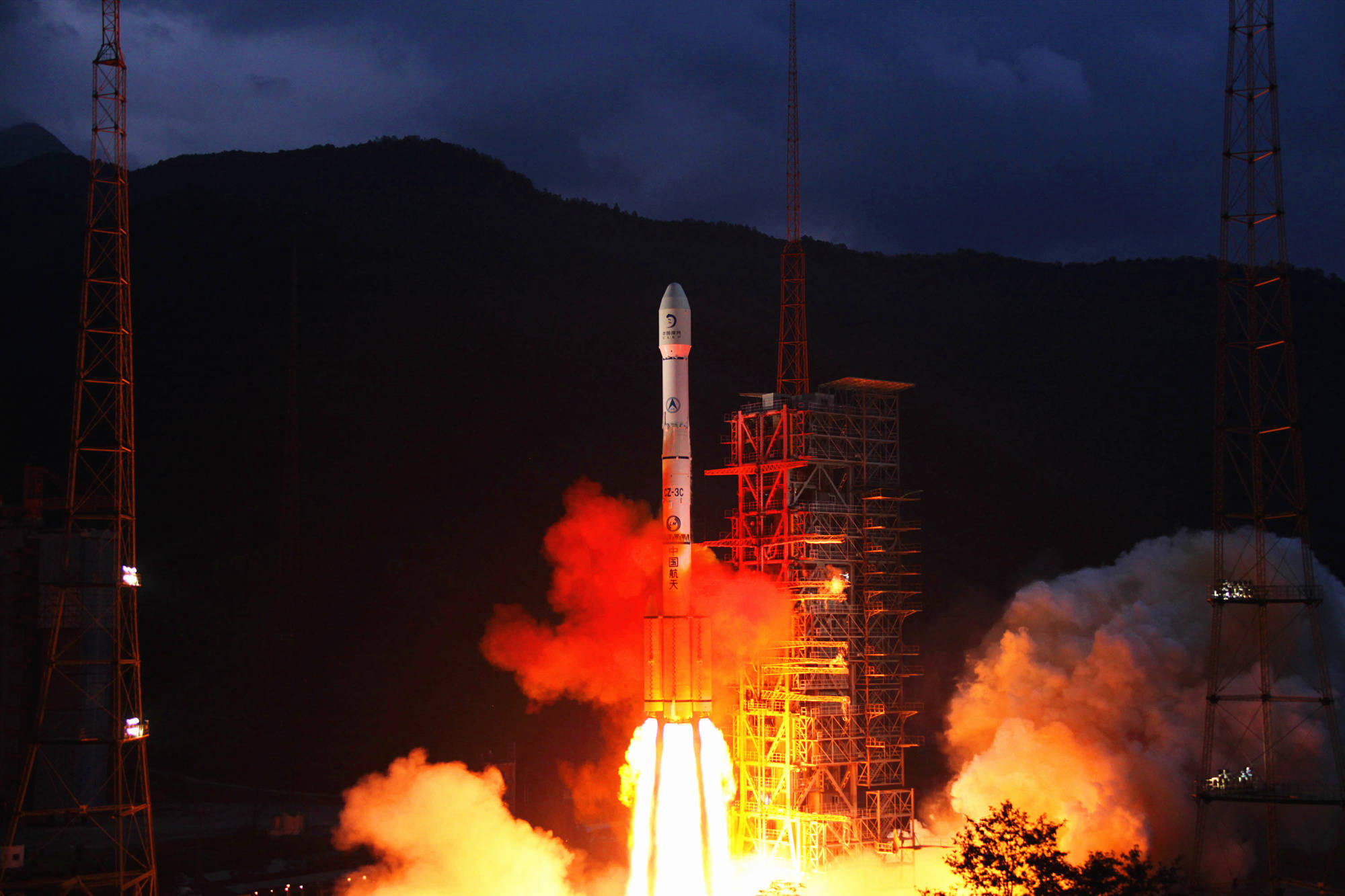 从西昌起步,文昌发射场接过探月"接力棒"_嫦娥_火箭